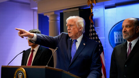 „Ciocanul” tarifelor lui Trump „Ciocanul” tarifelor lui Trump